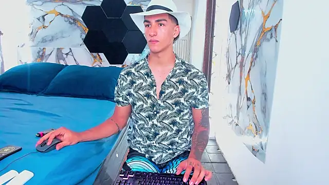 Goldendesirexx Webcam show