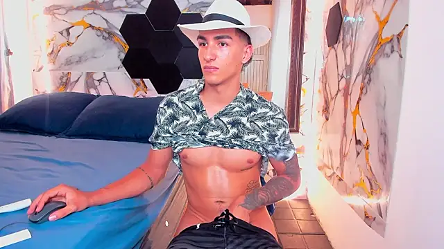 Goldendesirexx webcam show