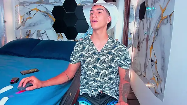 Goldendesirexx webcam show