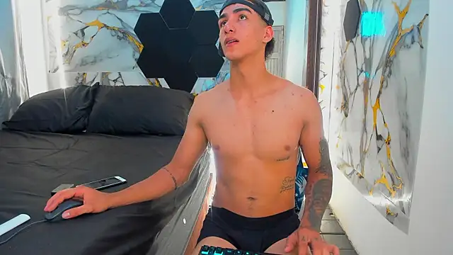 Goldendesirexx Webcam Show