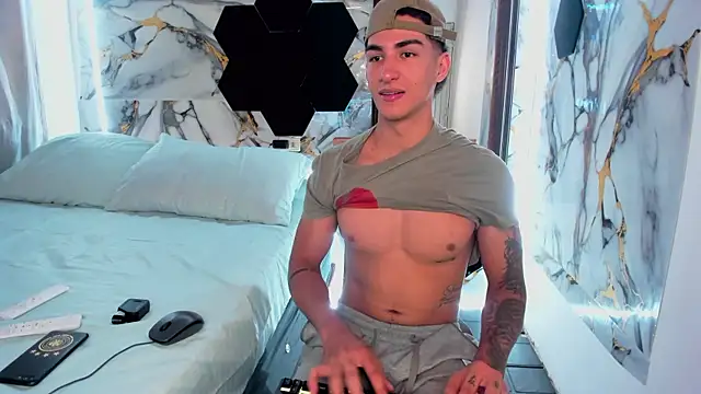 Show modela Goldendesirexx na web-kameri