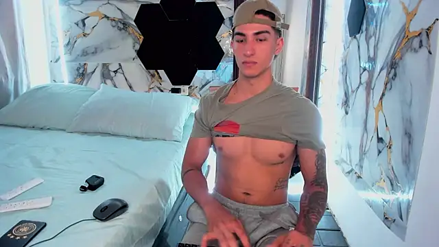 Goldendesirexx Show in webcam