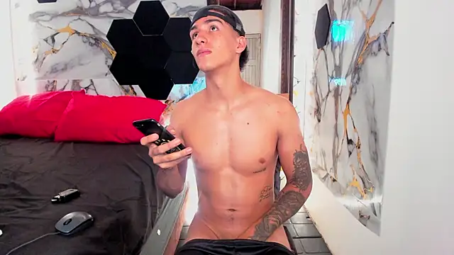Goldendesirexx webcam show