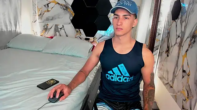 Show modela Goldendesirexx na web-kameri