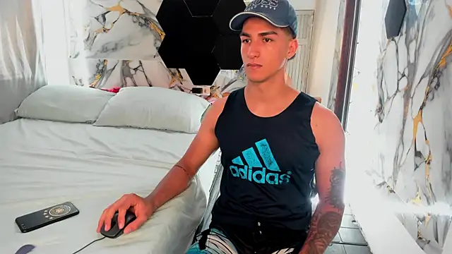 Show modela Goldendesirexx na web-kameri
