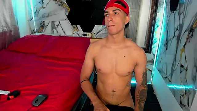 Show modela Goldendesirexx na web-kameri