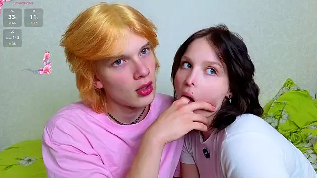 Kai_and_Kitty Adlı Modelin Web Kamerası Şovu