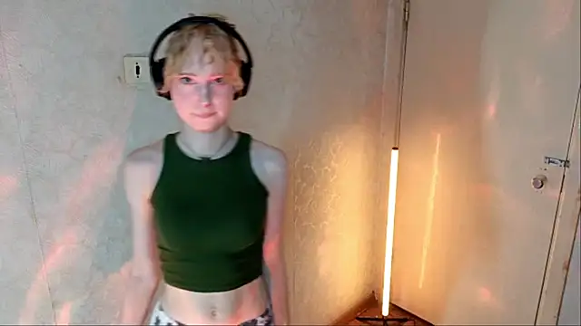 CuteLittleAngel Webcamshow