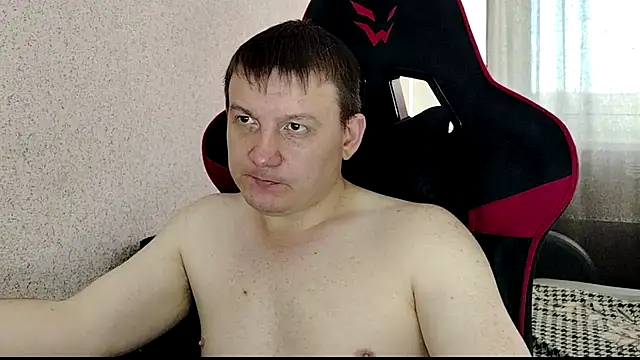 MysteriousWanderer Show in webcam