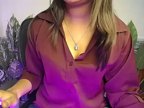 Ragini_69's Webcam Show