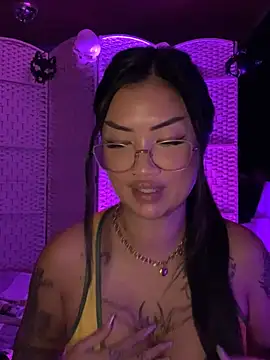 Chat XXX ao vivo de AsianLadyWan