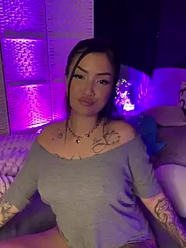 AsianLadyWan Show in webcam