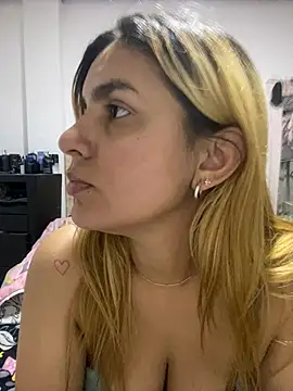 Asly-'s Live XXX Chat