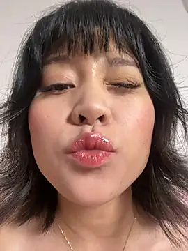xinyue777 网络视讯表演