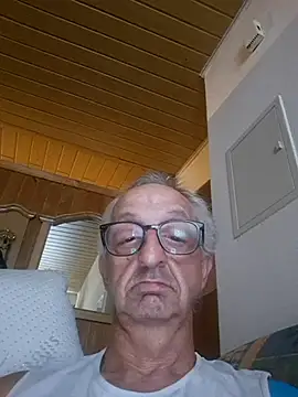 OutsideDunce Webcam-Show