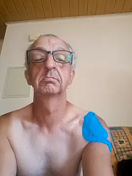 Show modela OutsideDunce na web-kameri
