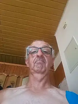 OutsideDunce Webcam-Show