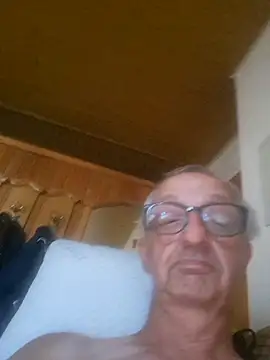 OutsideDunce Webcamshow