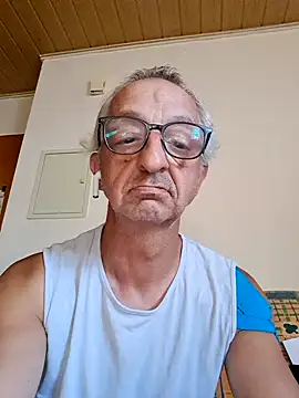 OutsideDunce Webcamshow