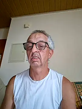 Show modela OutsideDunce na web-kameri