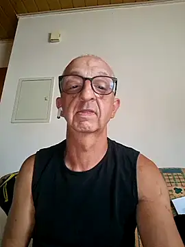 OutsideDunce Webcamshow