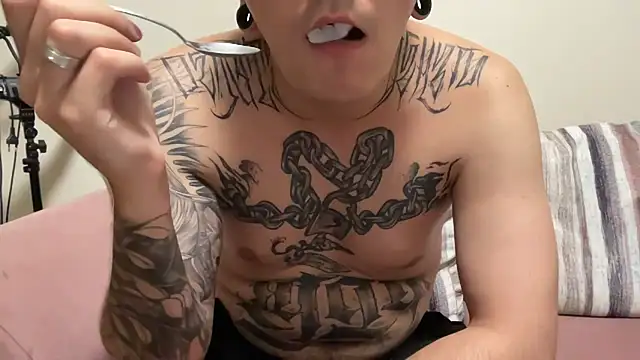 Webkamerová show tattooboy666