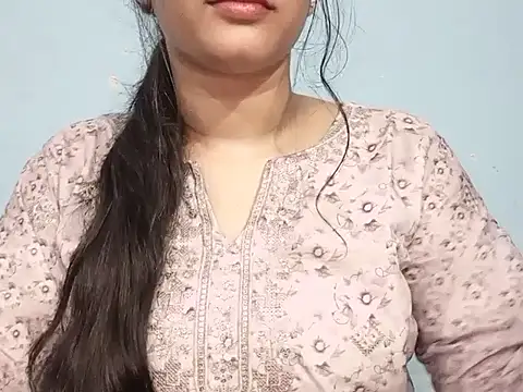 Adhiti_1's Webcam Show