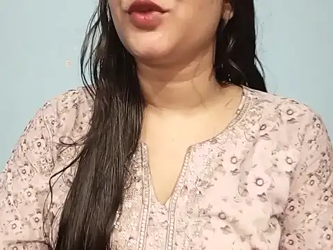 XXX chat uživo modela Adhiti_1