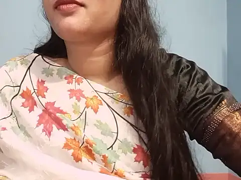 Adhiti_1 Adlı Modelin Canlı XXX Sohbeti