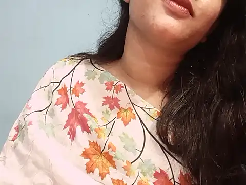 Adhiti_1's Webcam Show