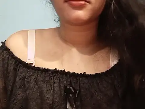 Chat +18 de Adhiti_1 ao vivo