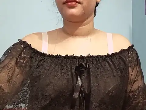 XXX chat uživo modela Adhiti_1