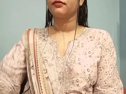 Adhiti_1 Live XXX-Chat