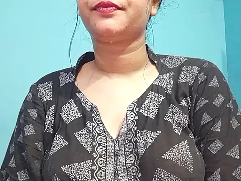 Adhiti_1's Live XXX Chat