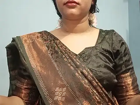 Adhiti_1 Adlı Modelin Canlı XXX Sohbeti