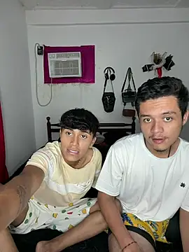 Kenet_and_james_ – webcam-show