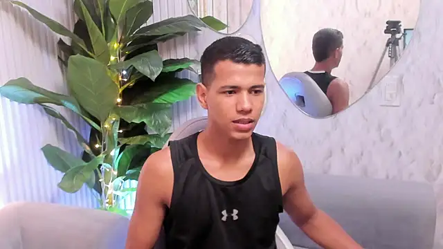 Noah_sexhotty Webcamshow