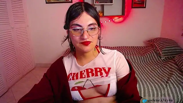 YoursSelene Webcam Show