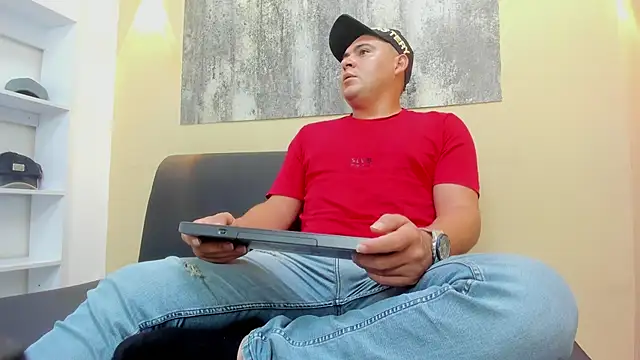 THEO_WOOD3 Webcam show