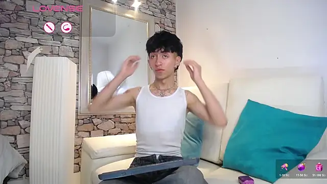 Hades_18 Webcam-Show