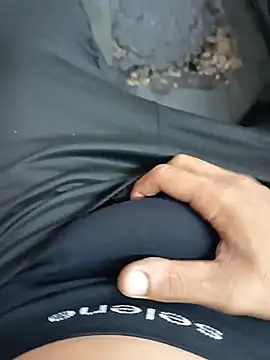 Show modela Mineirinho20cm na web-kameri