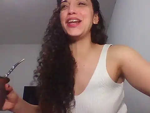 צ'אט XXX בשידור חי של love_juicy