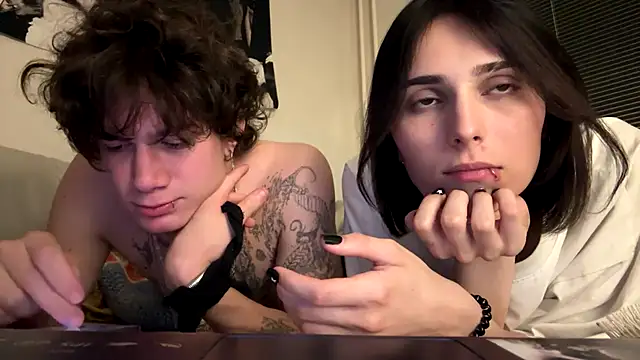 VivianGlow webcam show