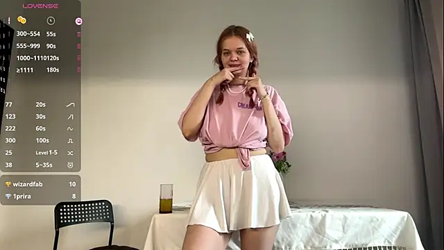 Show modela ellyclacher na web-kameri