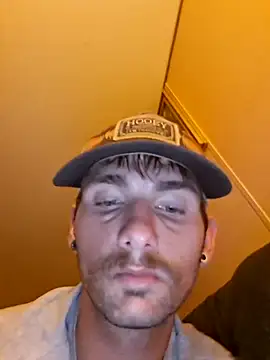 BeholdenTrouble98's Webcam Show