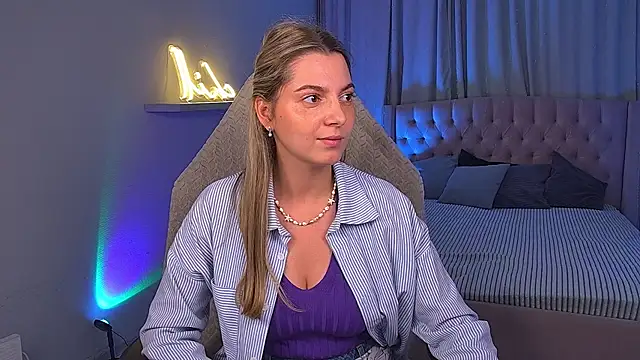LucreciaStorm Webcamshow