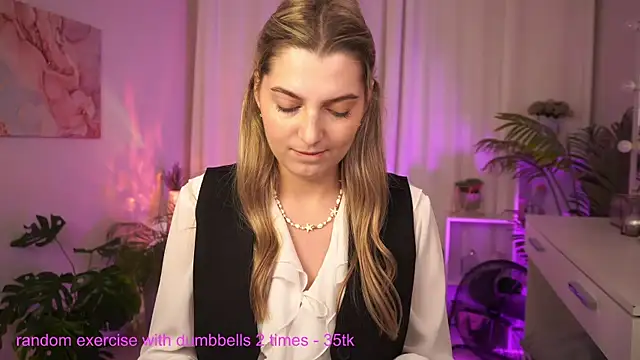 LucreciaStorm Webcamshow