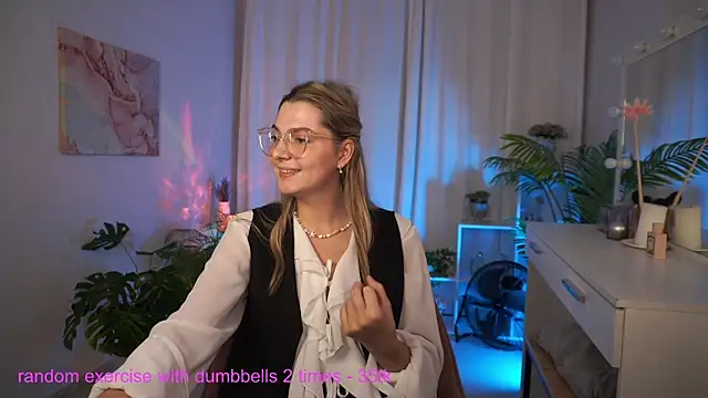 LucreciaStorm's Live XXX Chat