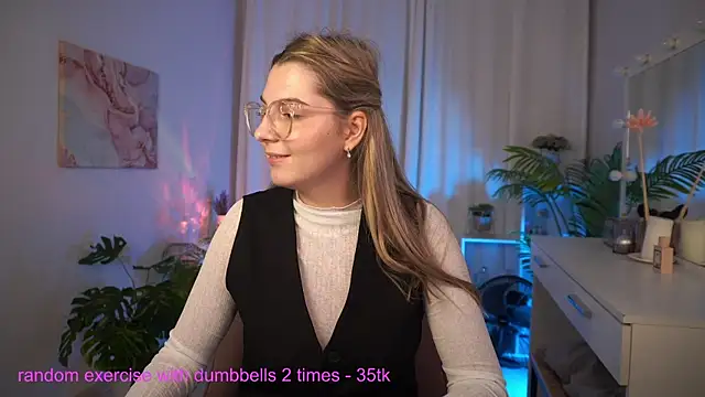 Chatroom XXX en direct de LucreciaStorm