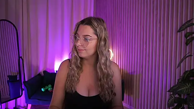 LucreciaStorm's Live XXX Chat